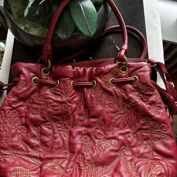 RARE Isabella Fiore Red Quilted Leather Song Bird Embroidered Bag. Like new - Picture 13 of 16